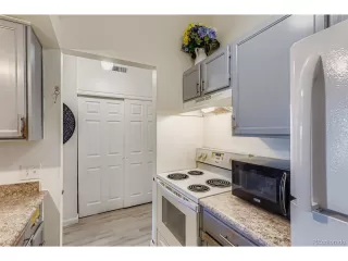 Photo #5: 8431629 Listing