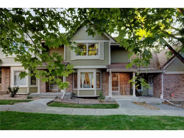 MLS: 8433167 Condo For Sale