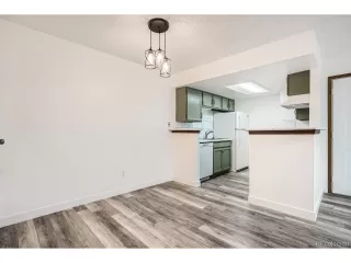 Photo #5: 8435951 Listing