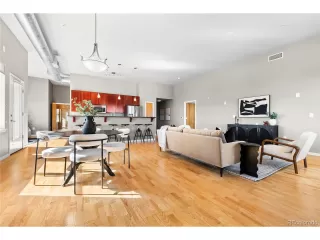 Photo #6: 8436279 Listing