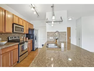 Photo #6: 8441767 Listing