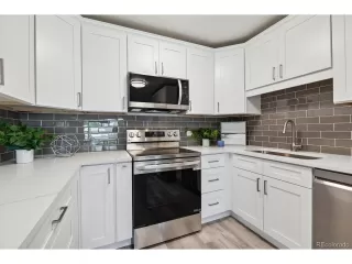 Photo #6: 8441806 Listing