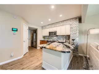 Photo #6: 8442295 Listing