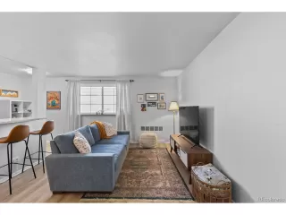 Photo #4: 8445040 Listing