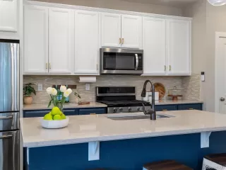 Photo #5: 8445111 Listing