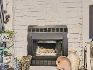 Photo #5: 8445899 Listing