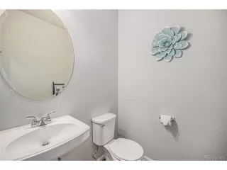 Photo #5: 8445957 Listing