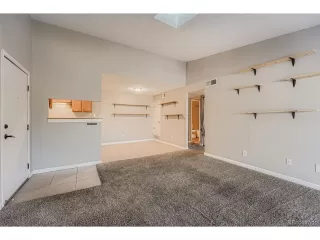 Photo #6: 8447048 Listing