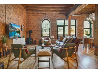 Photo #4: 8449977 Listing