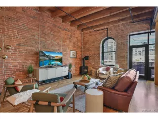 Photo #5: 8449977 Listing