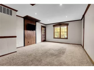 Photo #6: 8452367 Listing