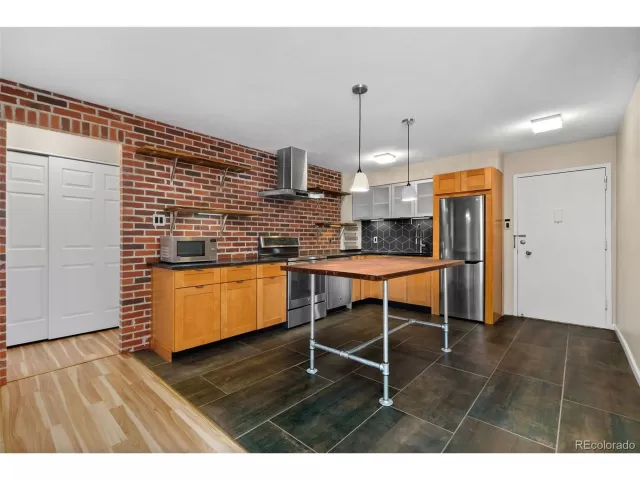 MLS: 8452494 Condo For Sale