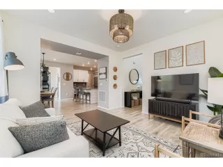 Photo #5: 8454552 Listing