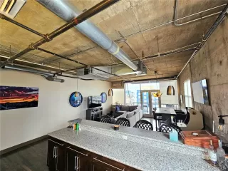 Photo #3: 8467083 Listing