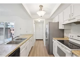 Photo #5: 8469566 Listing 