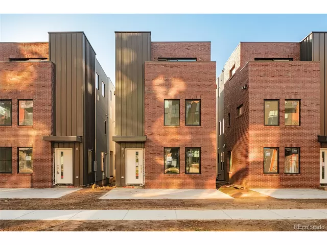 MLS: 8474901 Condo For Sale