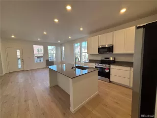 Photo #3: 8475541 Listing