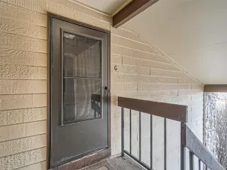 Photo #6: 8479930 Listing