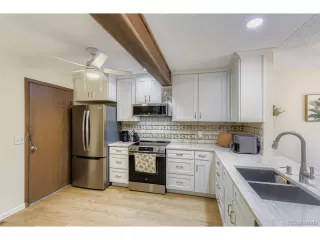 Photo #5: 8480140 Listing