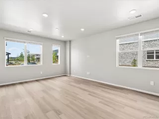 Photo #5: 8488313 Listing