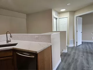 Photo #5: 8488649 Listing