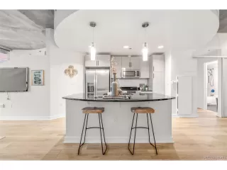 Photo #5: 8496138 Listing