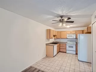 Photo #5: 8496959 Listing