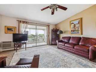 Photo #5: 8510456 Listing 