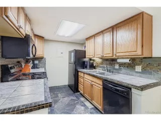 Photo #5: 8510920 Listing