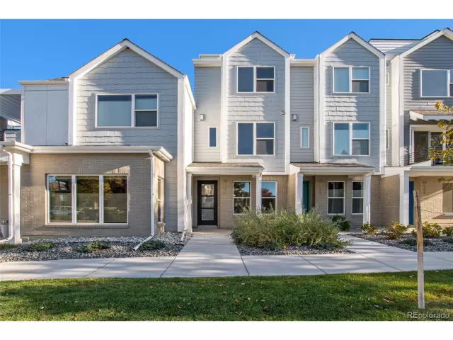 MLS: 8520626 Condo For Sale