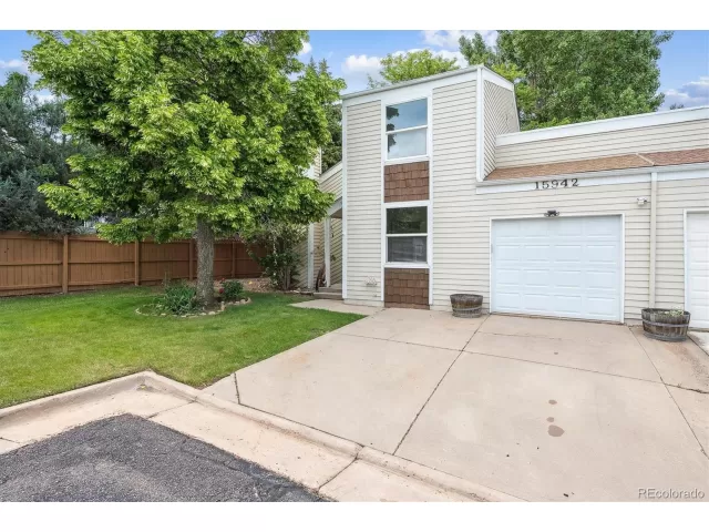 MLS: 8526692 Condo For Sale