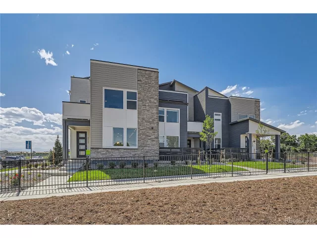 MLS: 8528477 Condo For Sale