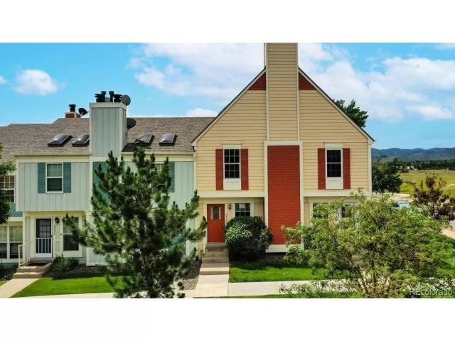 MLS: 8528698 Condo For Sale
