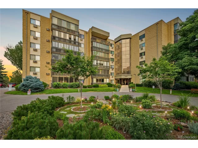 MLS: 8537916 Condo For Sale