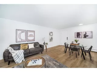 Photo #5: 8550036 Listing