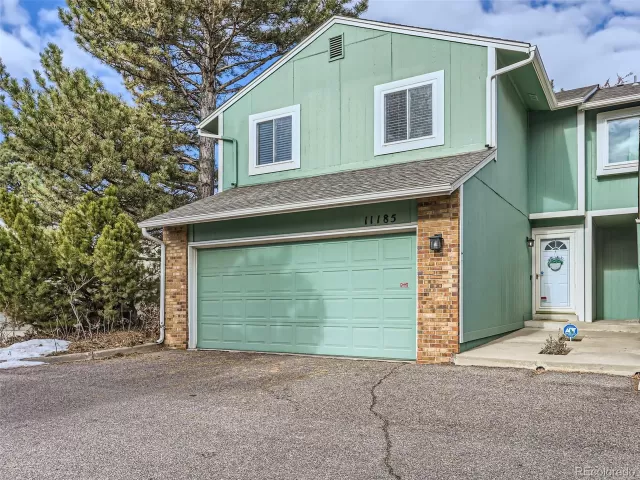 MLS: 8550422 Condo For Sale