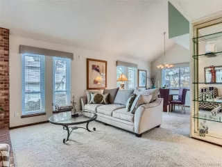 Photo #5: 8550422 Listing