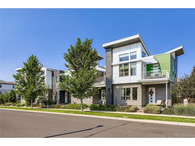 MLS: 8553628 Condo For Sale