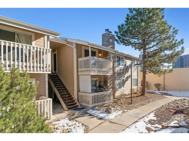 MLS: 8555324 Condo For Sale