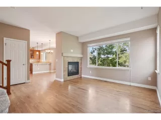 Photo #3: 8557003 Listing