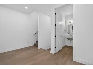 Photo #5: 8564899 Listing