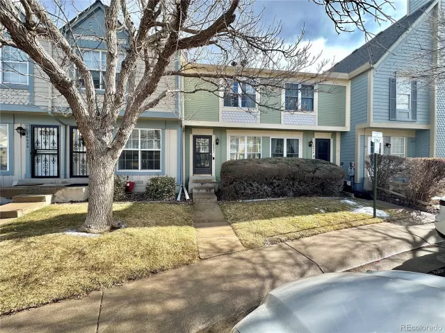 MLS: 8565950 Condo For Sale