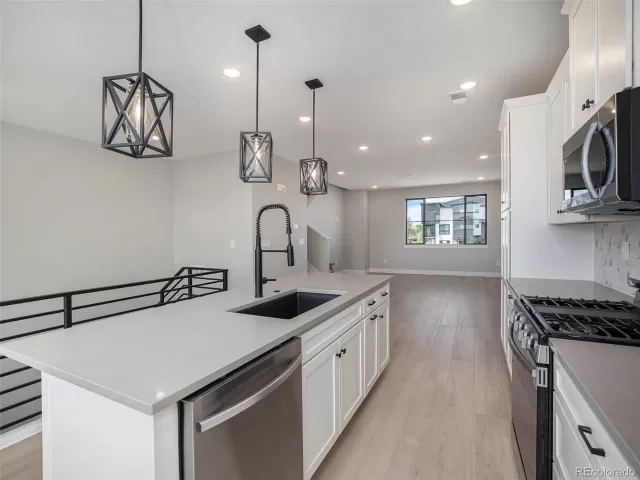 MLS: 8582958 Condo For Sale