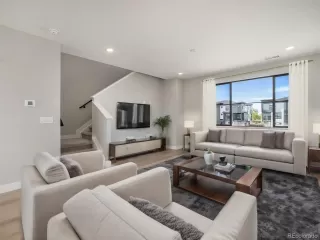 Photo #3: 8582958 Listing