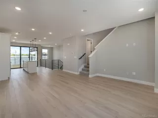 Photo #4: 8582958 Listing