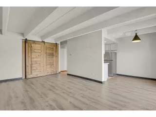 Photo #2: 8586649 Listing