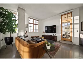 Photo #2: 8588241 Listing