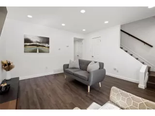 Photo #4: 8589690 Listing