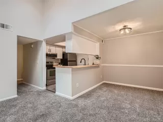 Photo #4: 8592611 Listing