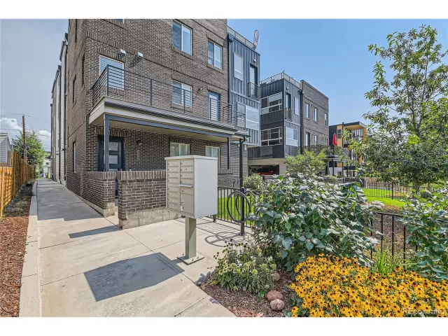 MLS: 8596418 Condo For Sale